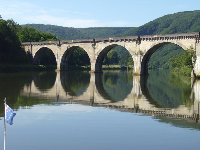 Pont-rail avant Les Dames de Meuse